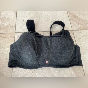 Livi active cacique Dark High-Support Sports Bra with Molded Cups size 48DD